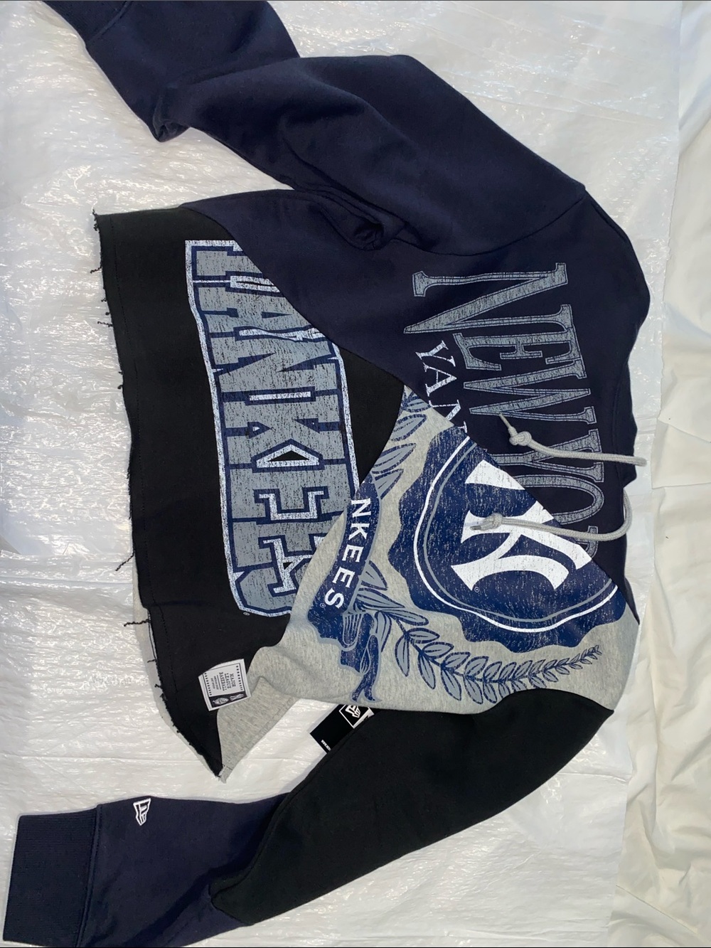 New Era Navy, Gray & Black New York Yankees Pullover Hoodie